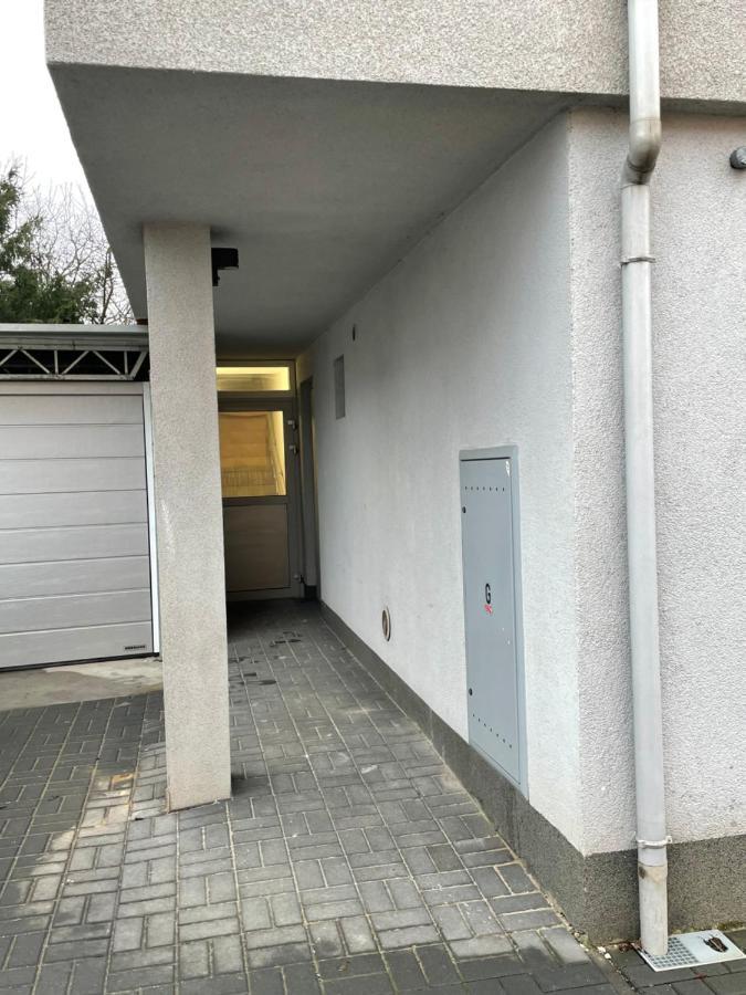 Komorniki Apartment *